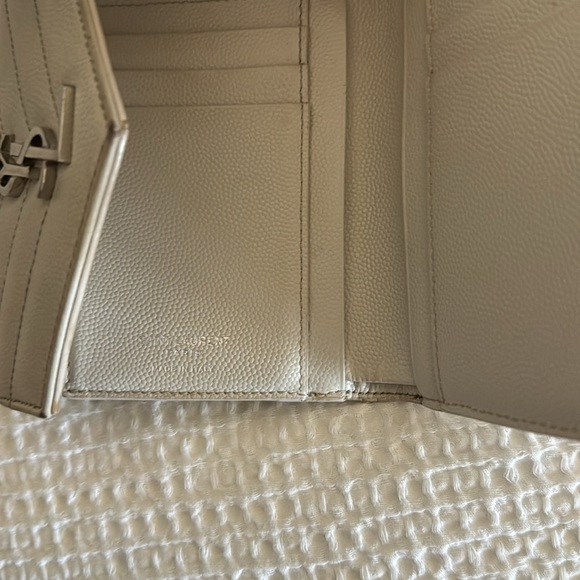 YSL Cassandre Matelasse Compact Wallet White Silver - Picture 7 of 11